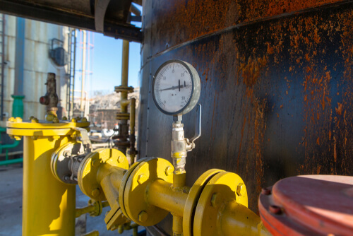 Different types of valves and indicators in the oil industry