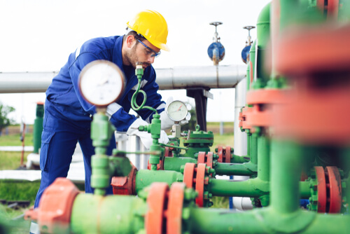 The worker of the gas refinery