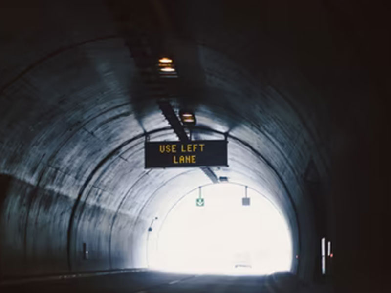 Empty-Tunnel